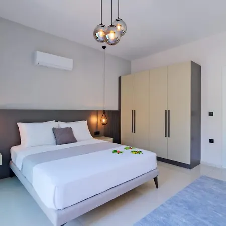 Yasam Hotel *