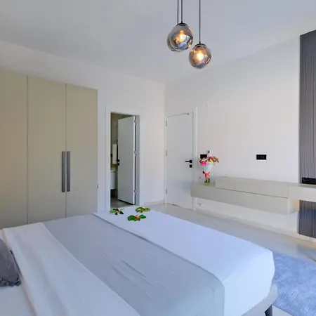 Yasam Hotel *